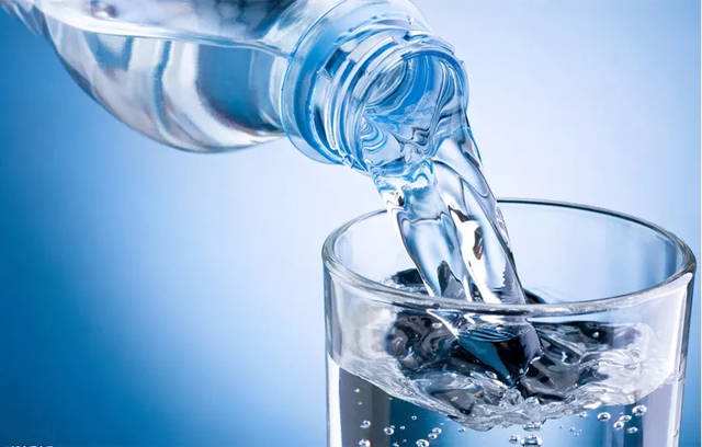 專治春季干燥！日照心臟病醫(yī)院專家教您科學(xué)飲水！