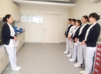 心內(nèi)科二區(qū)開展醫(yī)院“十大信條”培訓(xùn)學習